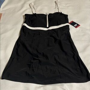 Ladies Lands End XL black and white front zip swim dress